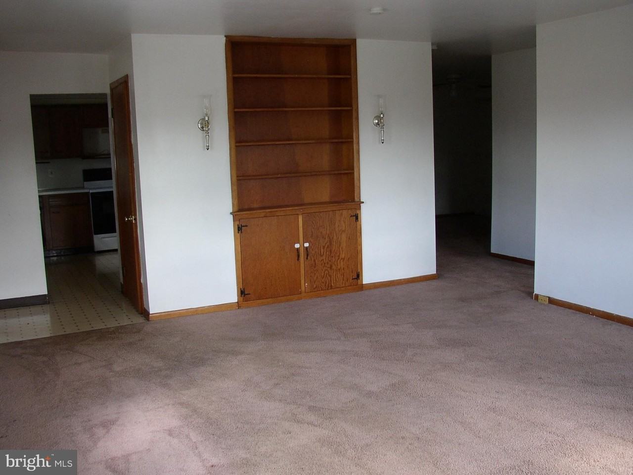 74 Elm St Unit Apt - Photo 3 of 17