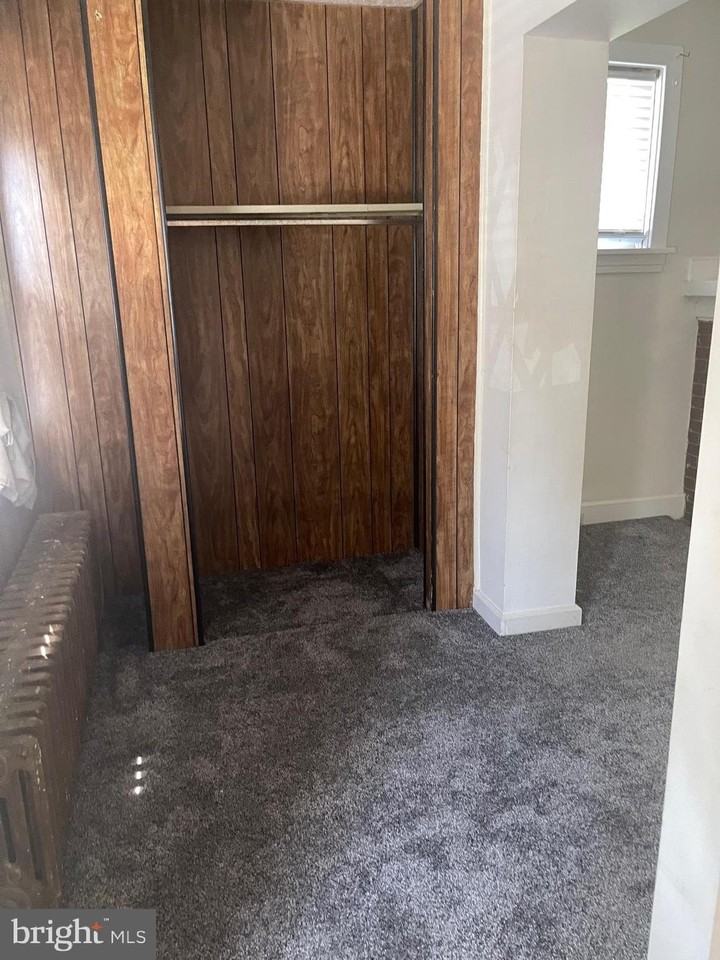 425 7th St 1st Fl - Photo 5 of 17