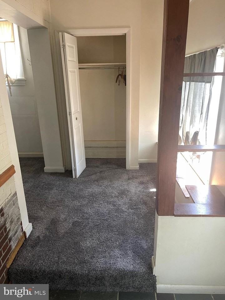 425 7th St 1st Fl - Photo 6 of 17