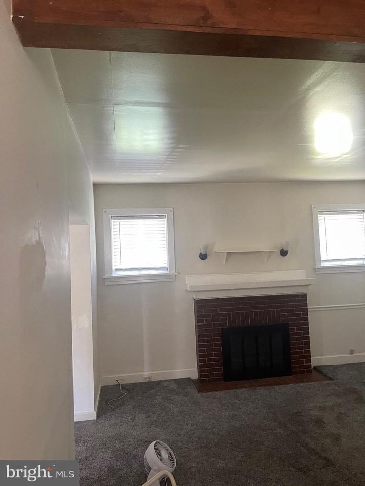 425 7th St 1st Fl - Photo 7 of 17