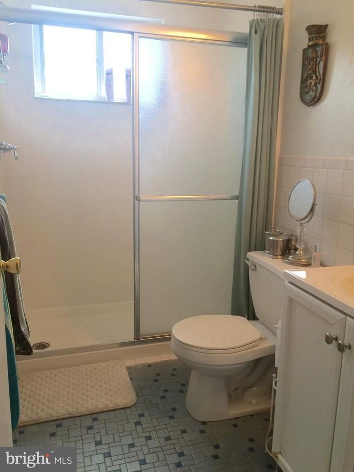 335 E Lancaster Ave Unit C22 - Photo 7 of 9