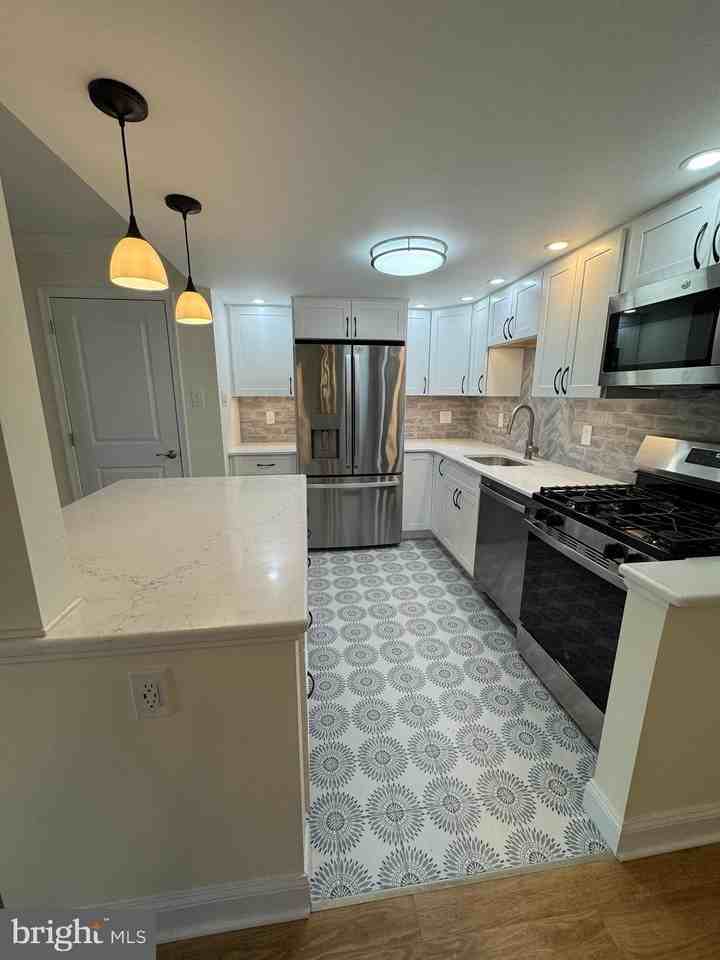 200 Old Forge Xing Unit 200 - Photo 4 of 16