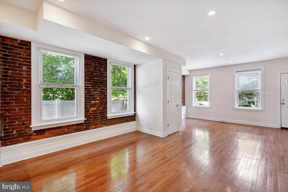 220 S Matlack St - Photo 5 of 31