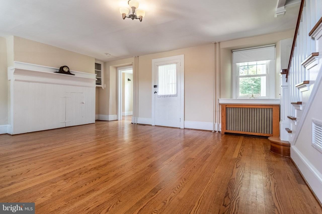 110 Lyndell Rd - Photo 4 of 37