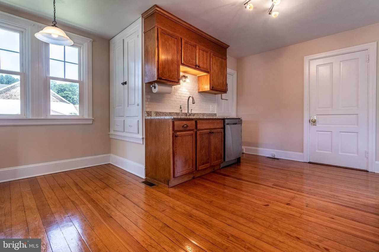 110 Lyndell Rd - Photo 6 of 37