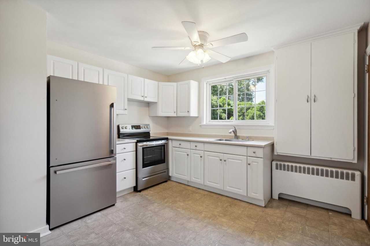 10 Lloyd Ave Apt 1n - Photo 7 of 23