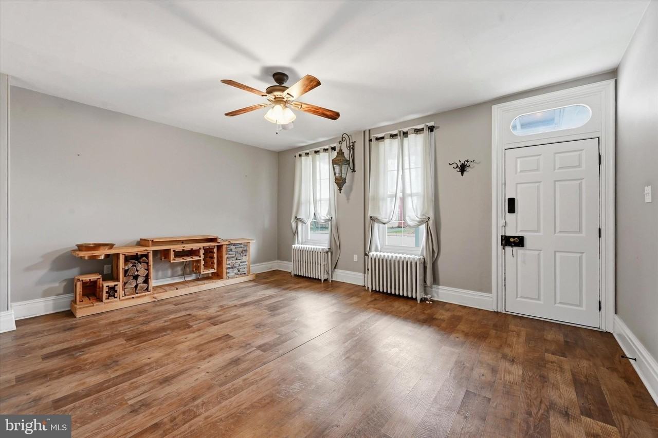 4761 Horseshoe Pike - Photo 3 of 15