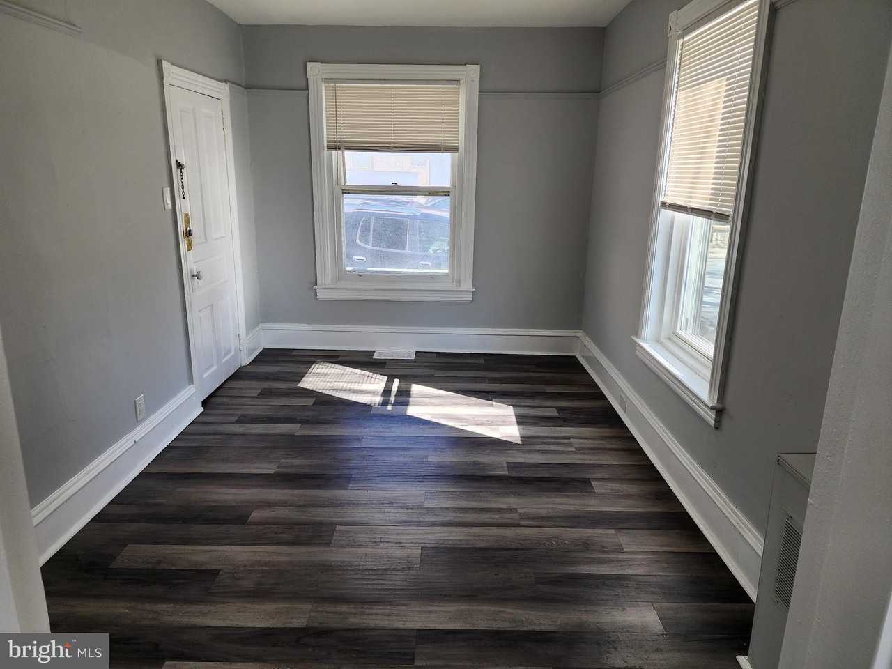 114 N 5th Ave - Photo 3 of 7