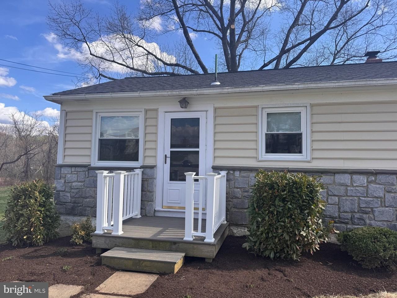 1212 W King Rd - Photo 2 of 22