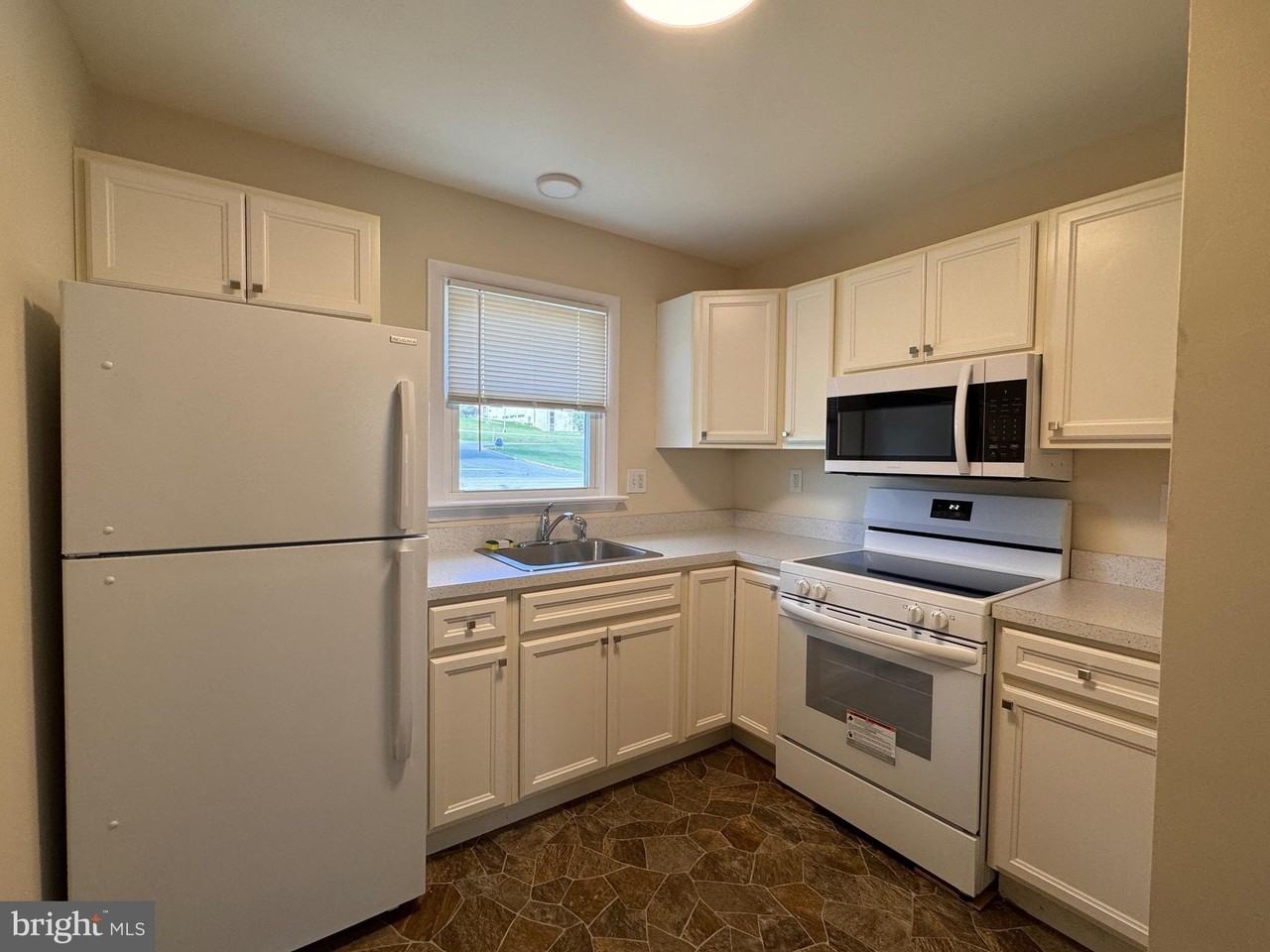 1212 W King Rd - Photo 7 of 22