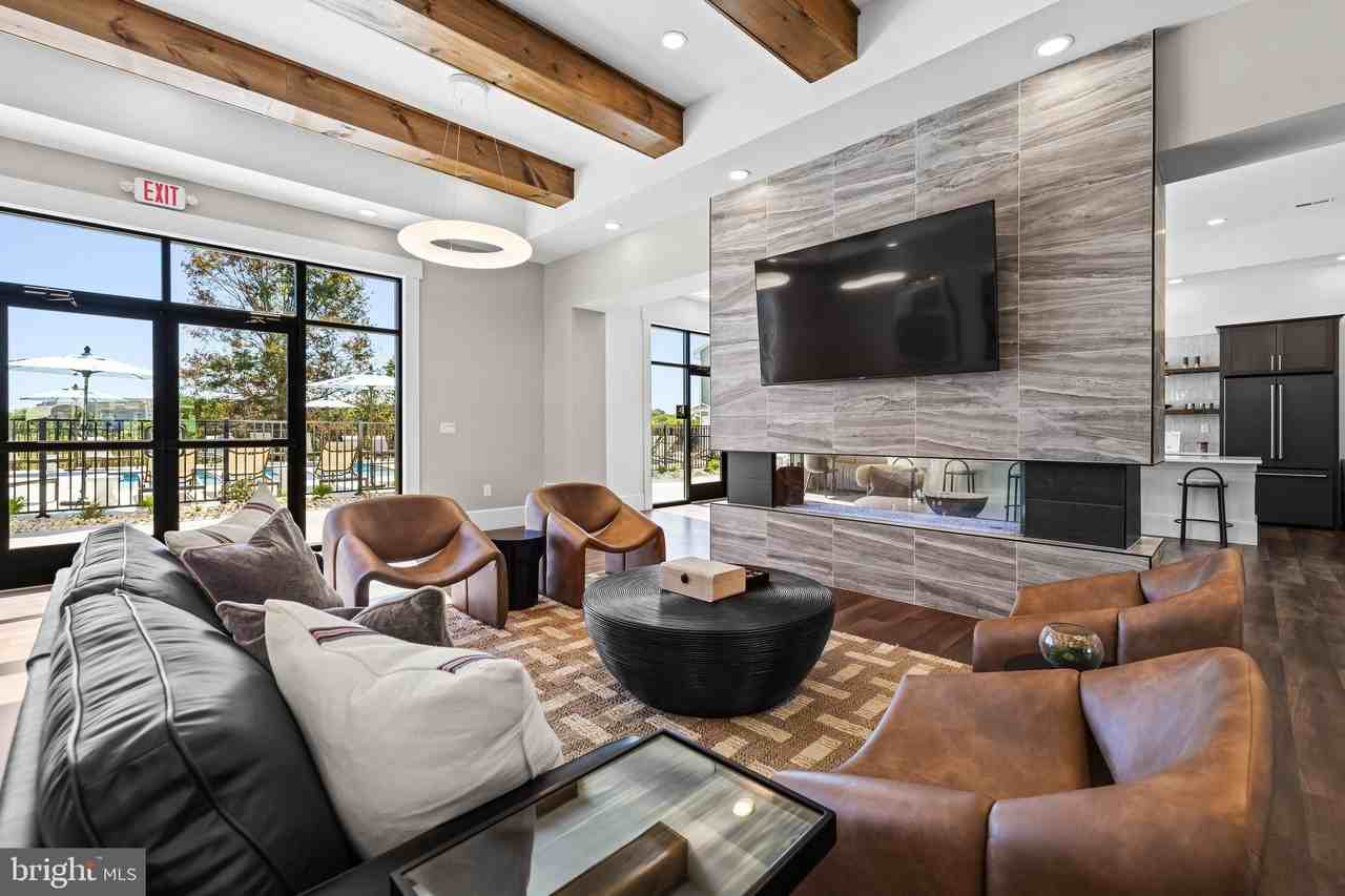 2916 Hickorywood Ln - Photo 4 of 34