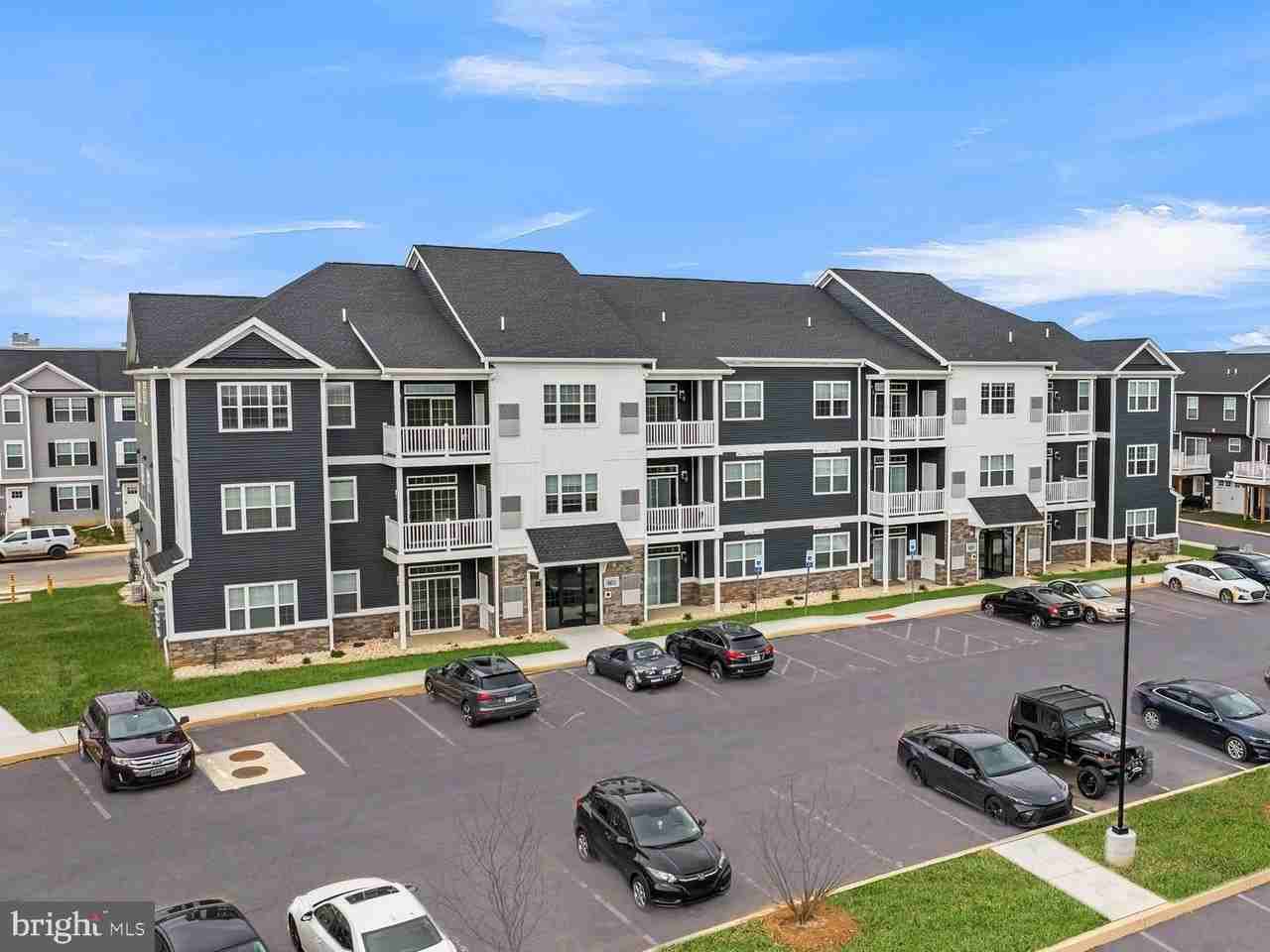 2950 Ashwood Cir Unit 103 - Photo 7 of 40