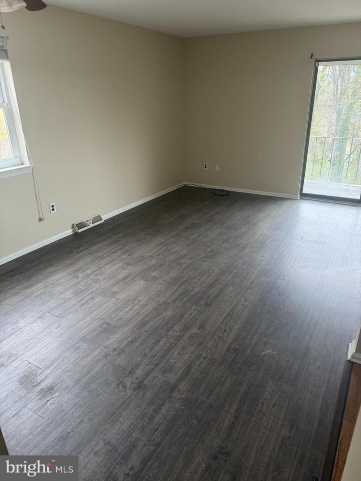 526 Gia Cir Unit 2 - Photo 3 of 12