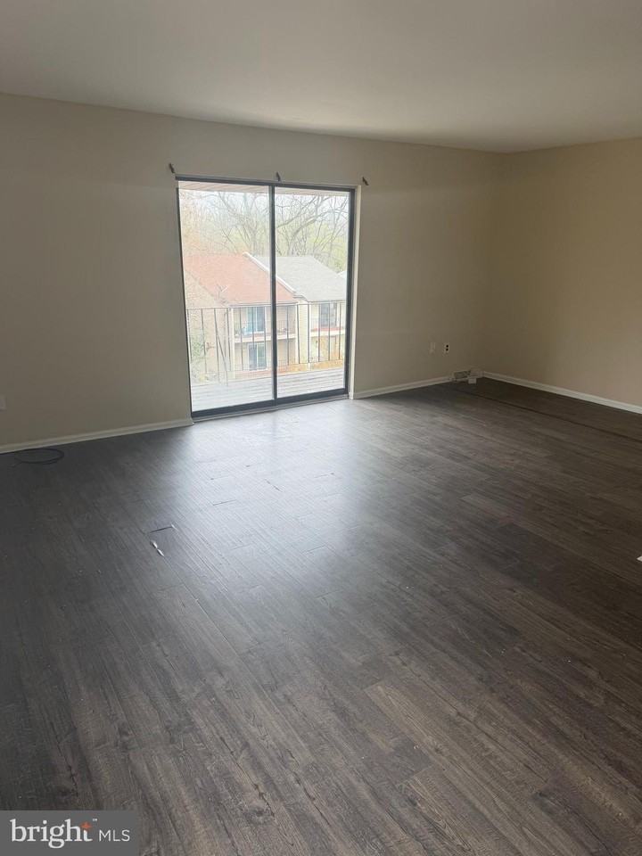 526 Gia Cir Unit 2 - Photo 4 of 12