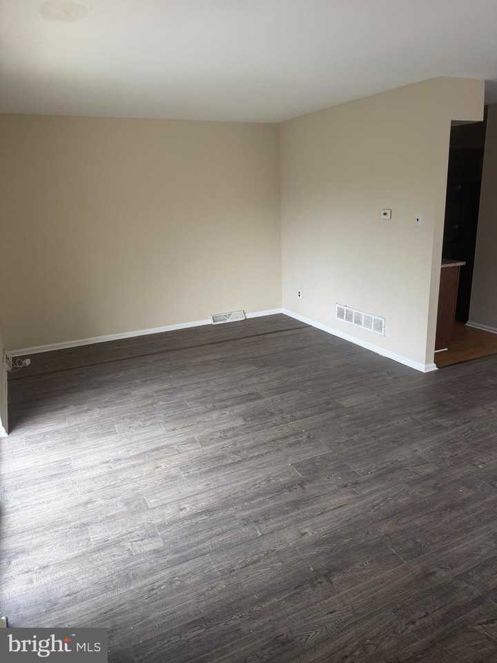 526 Gia Cir Unit 2 - Photo 5 of 12