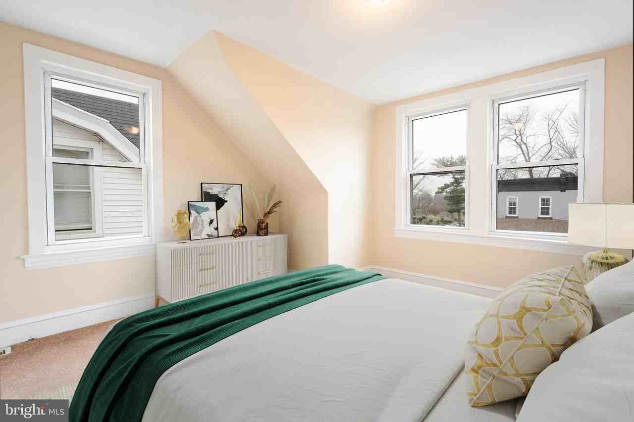 2013 Edgmont Ave - Photo 2 of 32