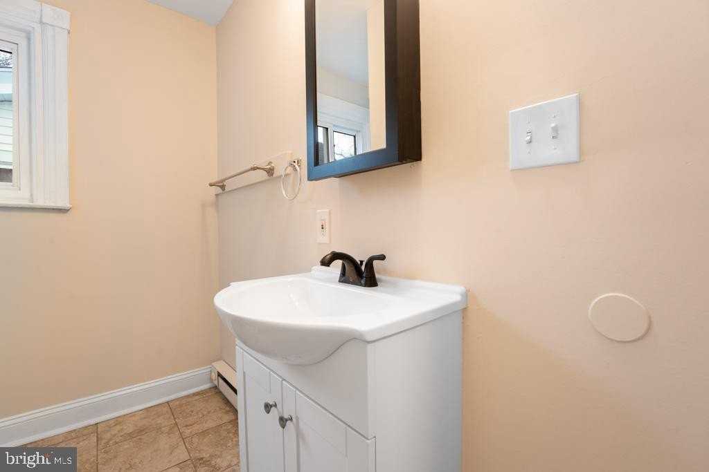 2013 Edgmont Ave - Photo 7 of 32