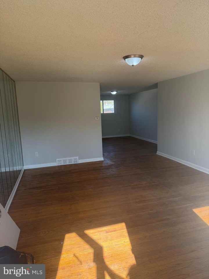 1308 Harshaw Rd - Photo 2 of 13