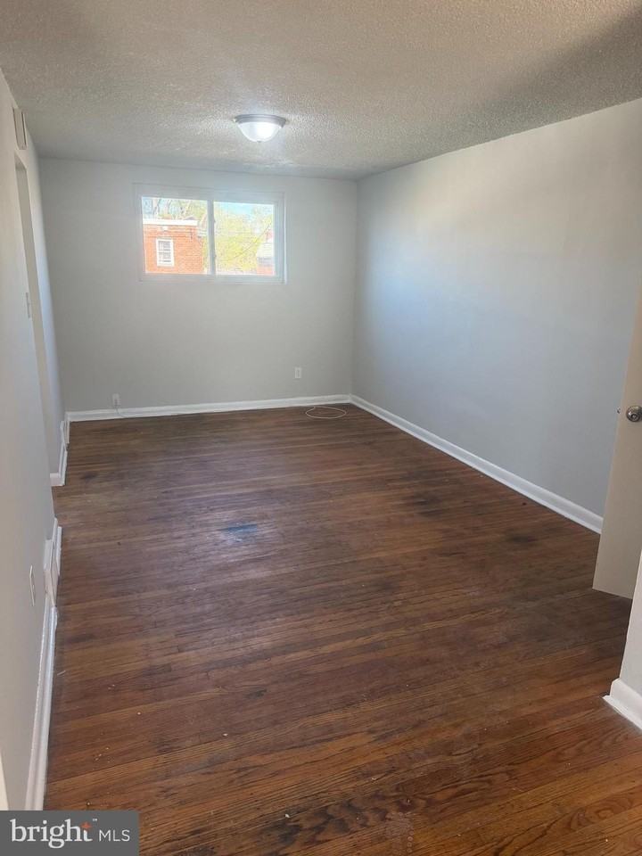 1308 Harshaw Rd - Photo 4 of 13