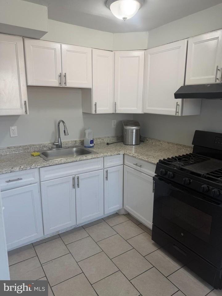 1308 Harshaw Rd - Photo 5 of 13