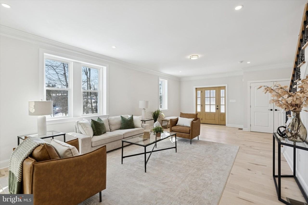 4979 W PAPA Boulevard - Photo 4 of 32