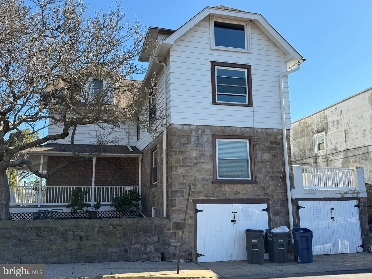 124 W Butler Ave Unit B - Photo 3 of 43