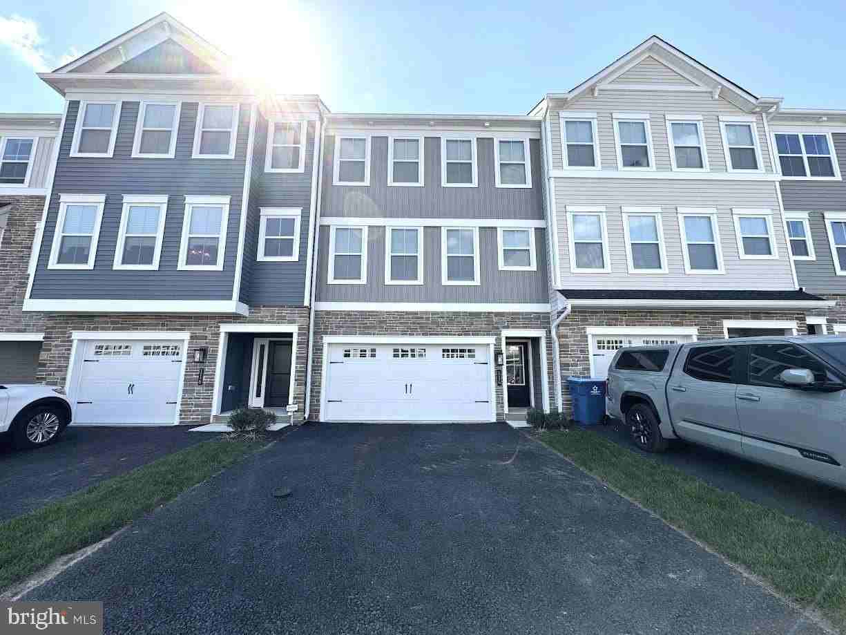 114 Higher Rock Ct - Photo 2 of 38