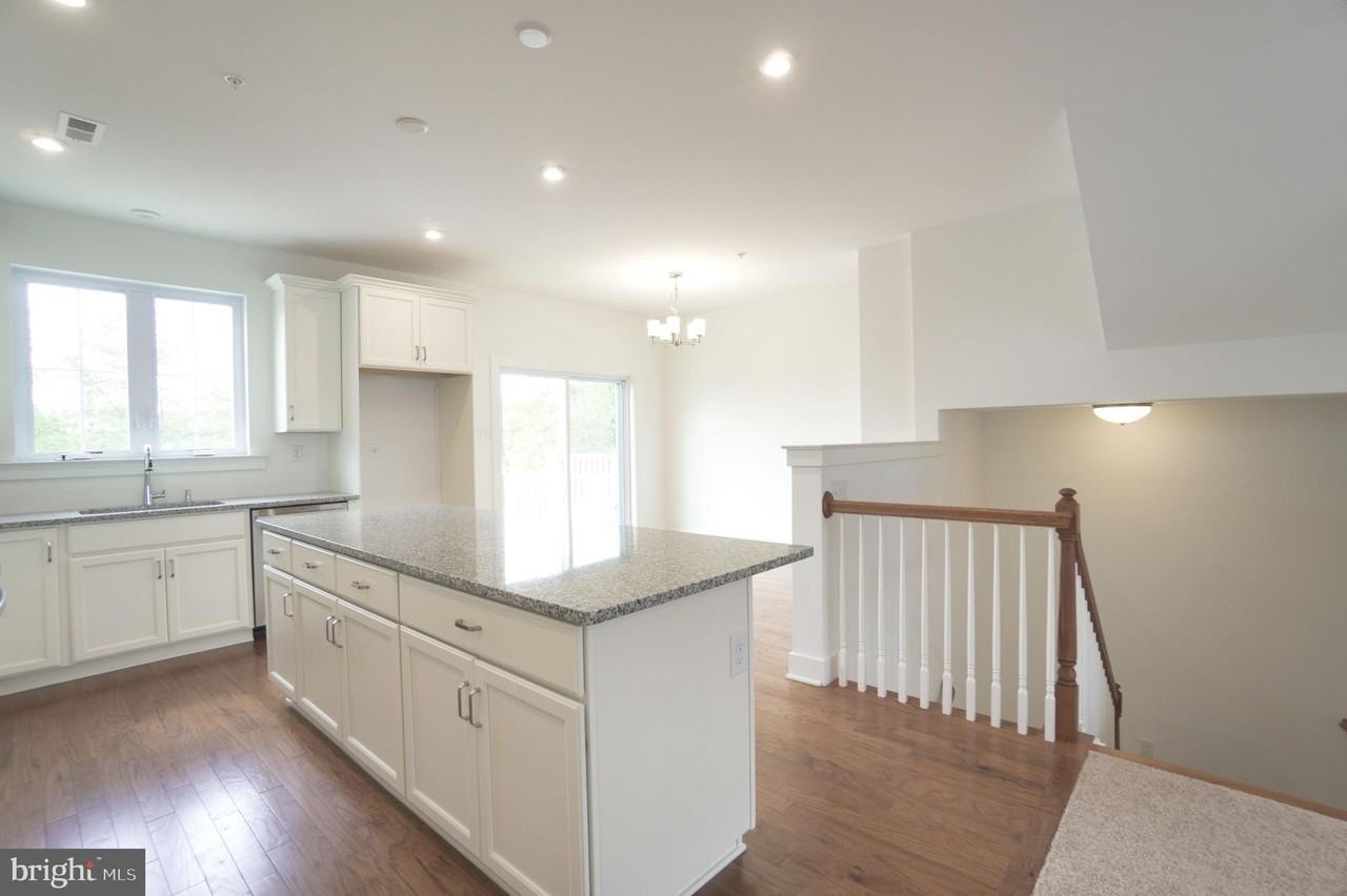 114 Higher Rock Ct - Photo 5 of 38