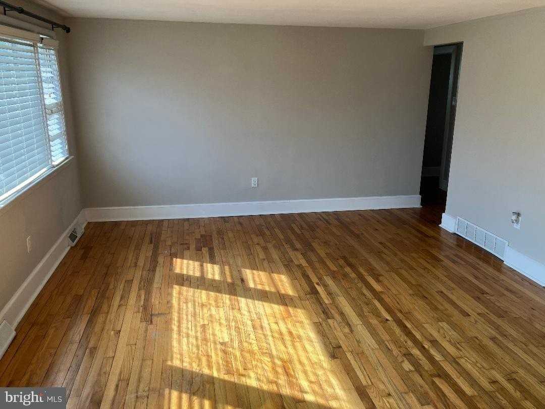 118 W Lehman Ave - Photo 3 of 12