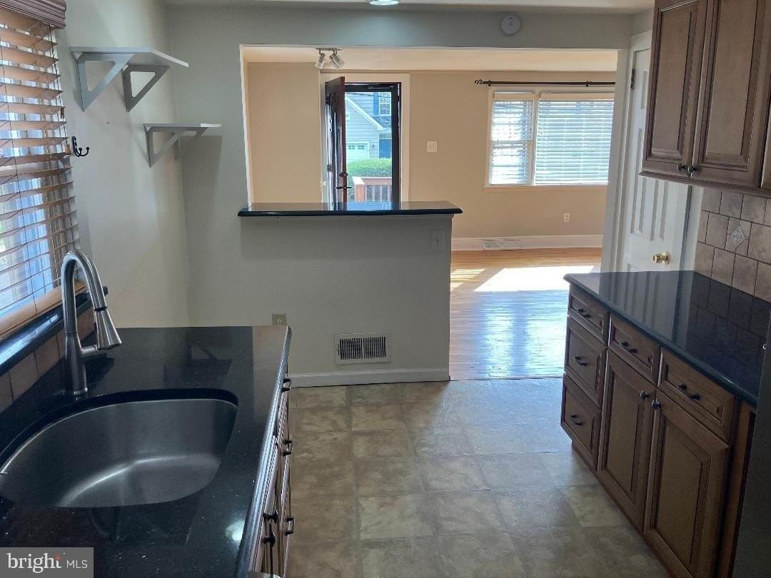 118 W Lehman Ave - Photo 5 of 12