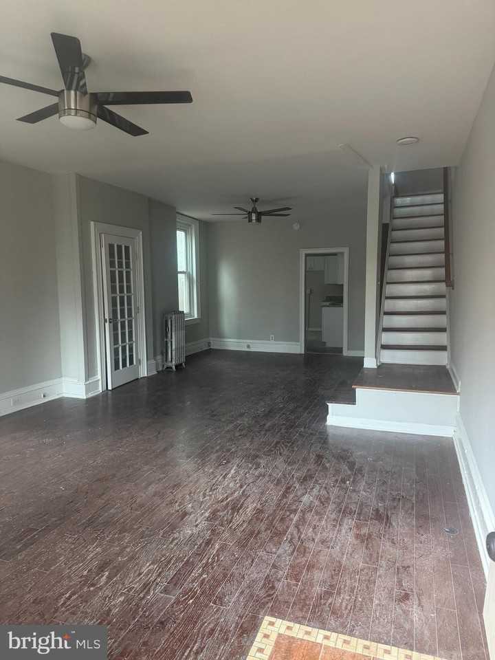 641 Astor St - Photo 2 of 17