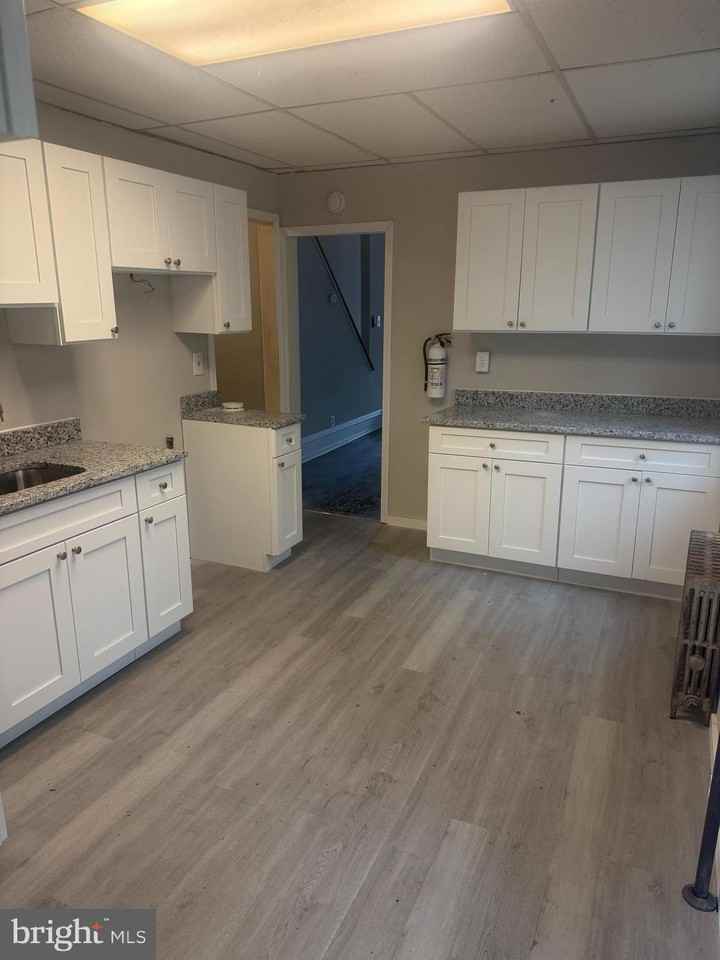 641 Astor St - Photo 5 of 17