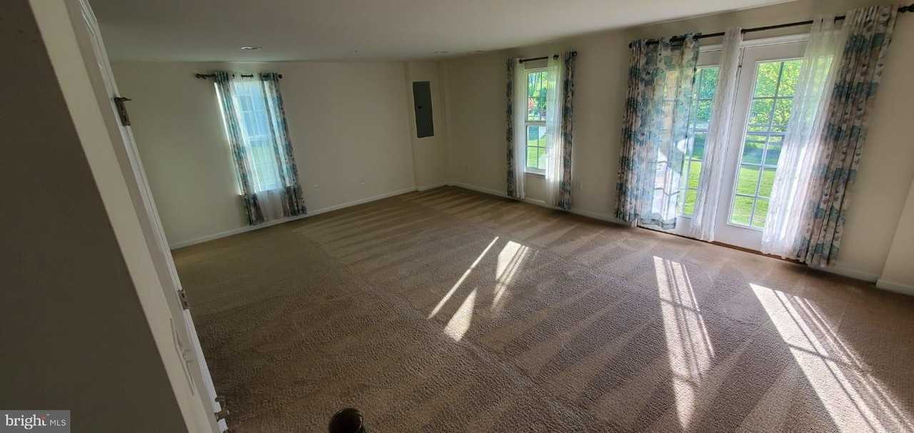 1748 Lydia Dr - Photo 3 of 29