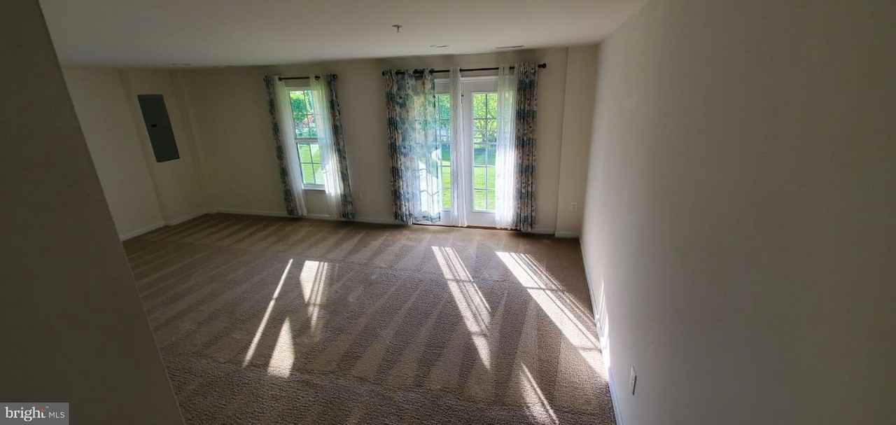 1748 Lydia Dr - Photo 4 of 29