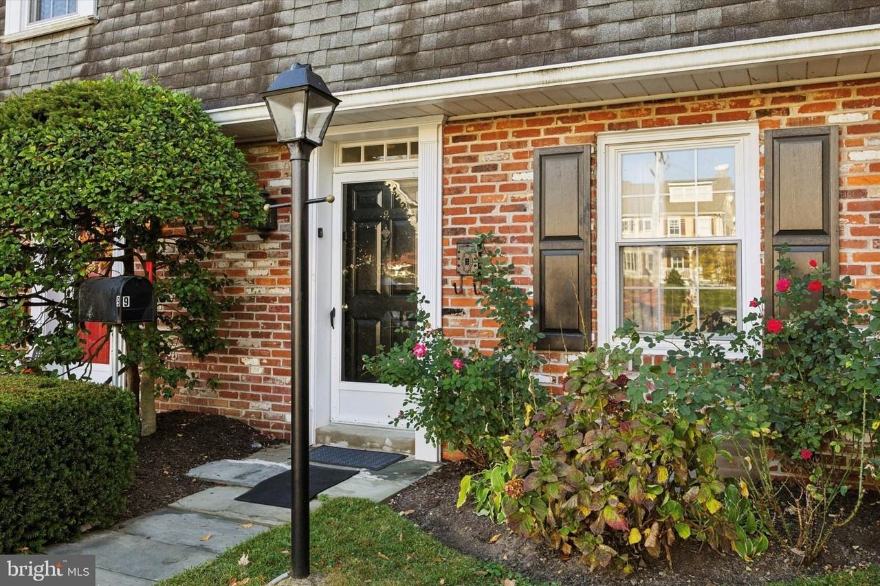 25 N Buck Ln Unit B - Photo 2 of 22