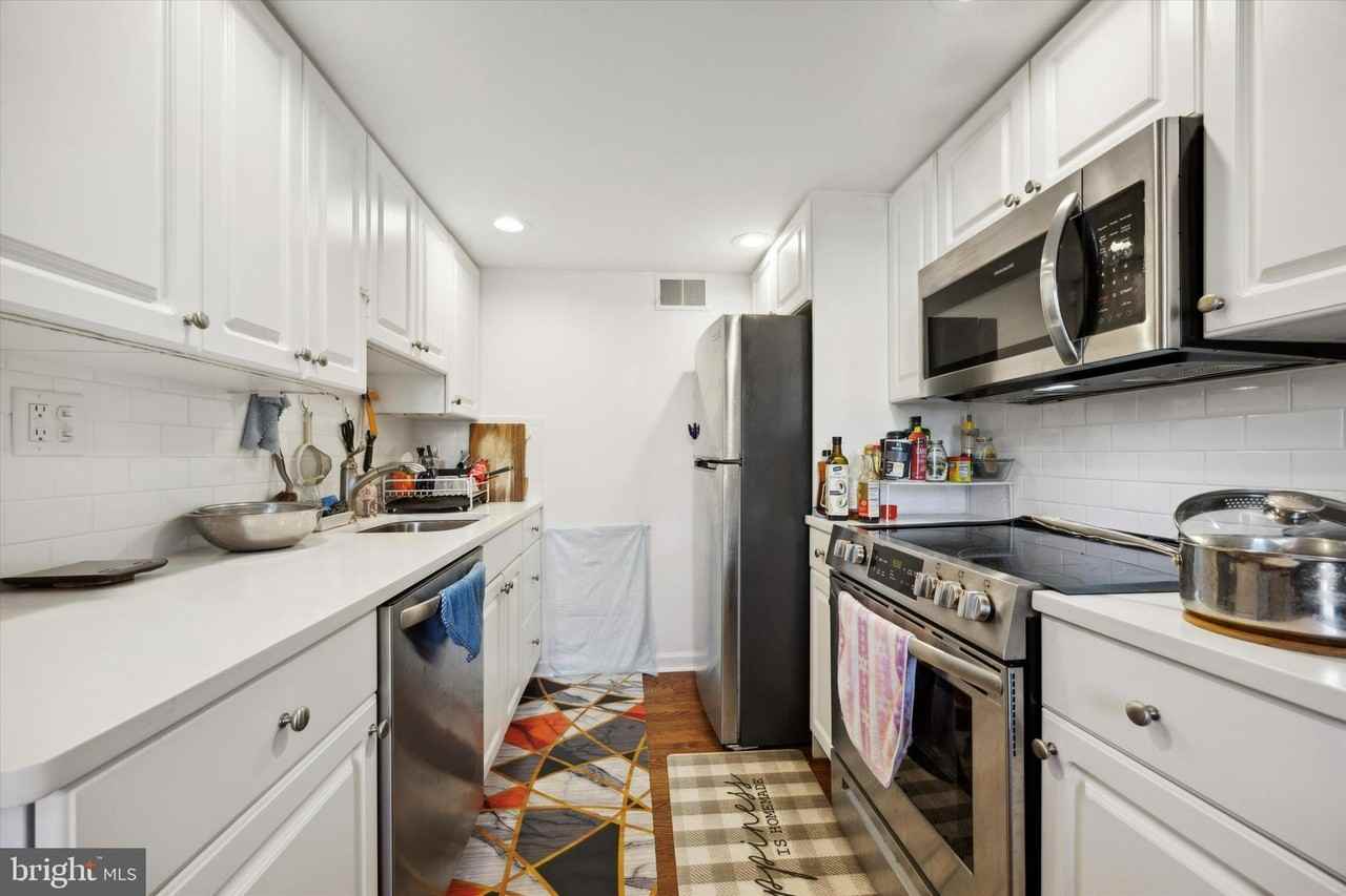 25 N Buck Ln Unit B - Photo 6 of 22