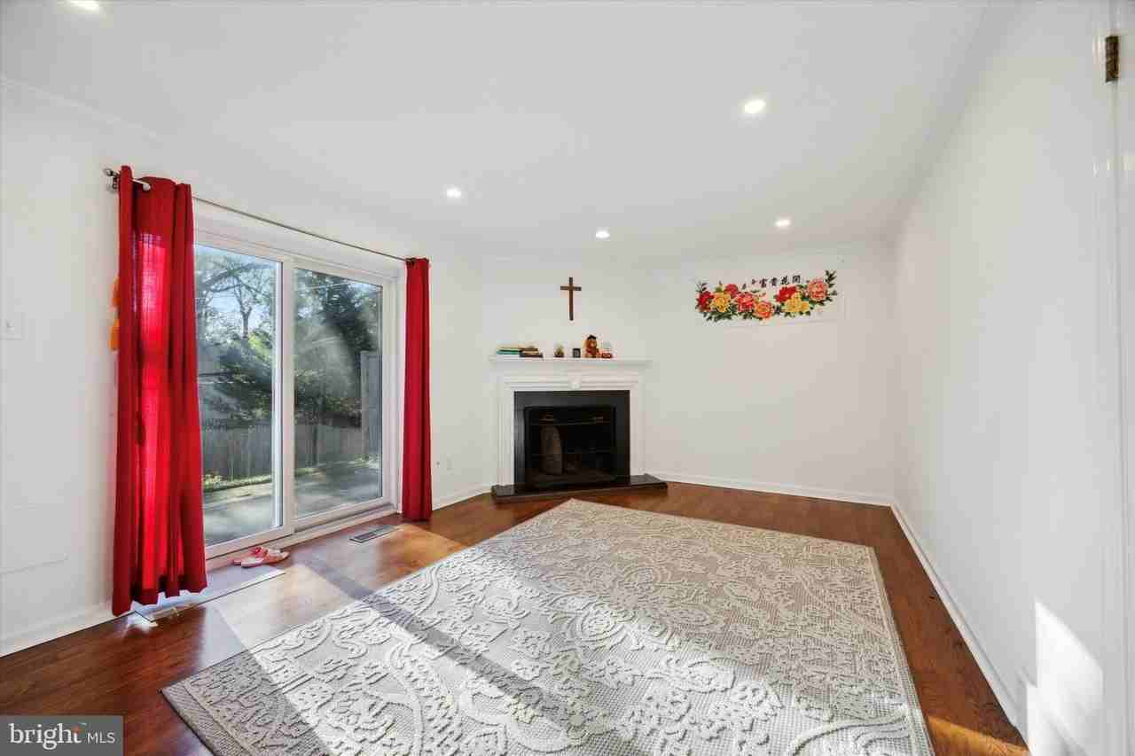 25 N Buck Ln Unit B - Photo 7 of 22