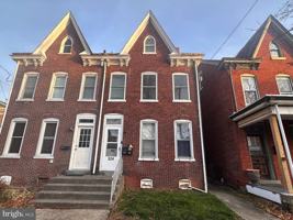 featured image of 524 N Franklin St