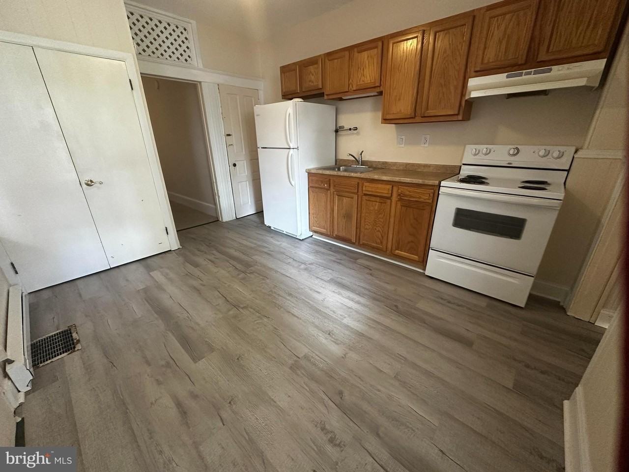 524 N Franklin St - Photo 5 of 11