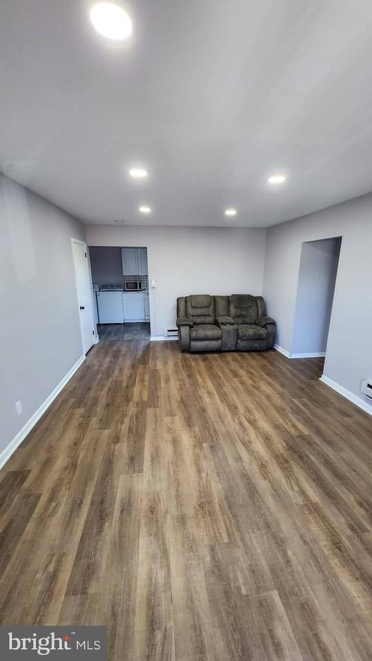 118 E Moreland Ave Unit 22 - Photo 6 of 15