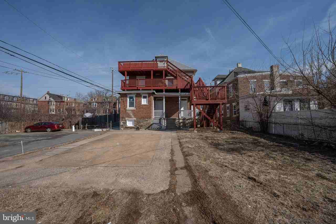 122 E 3rd St Apt 3 - Photo 2 of 35