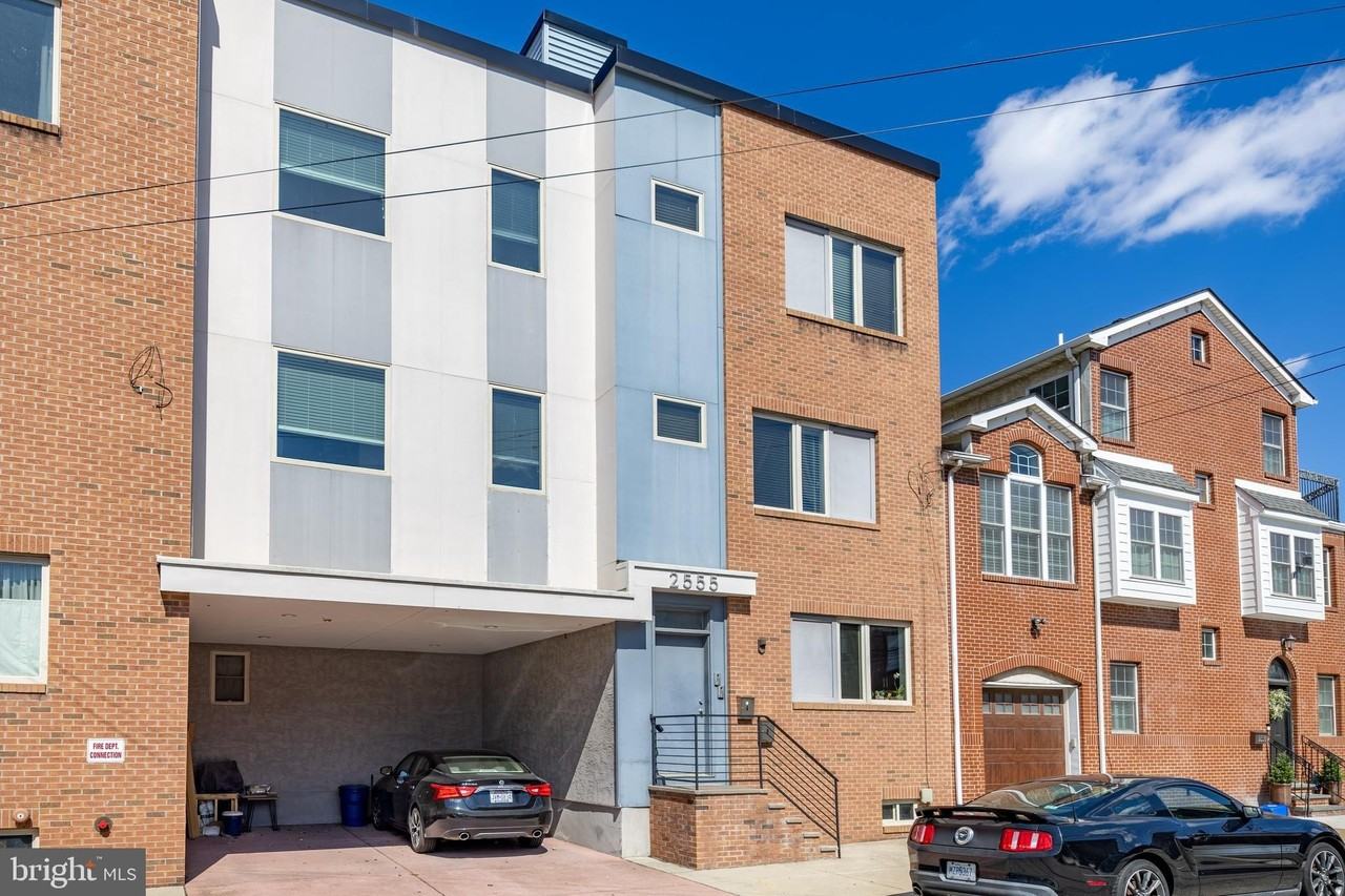 2555 Carpenter St Apt D - Photo 2 of 28