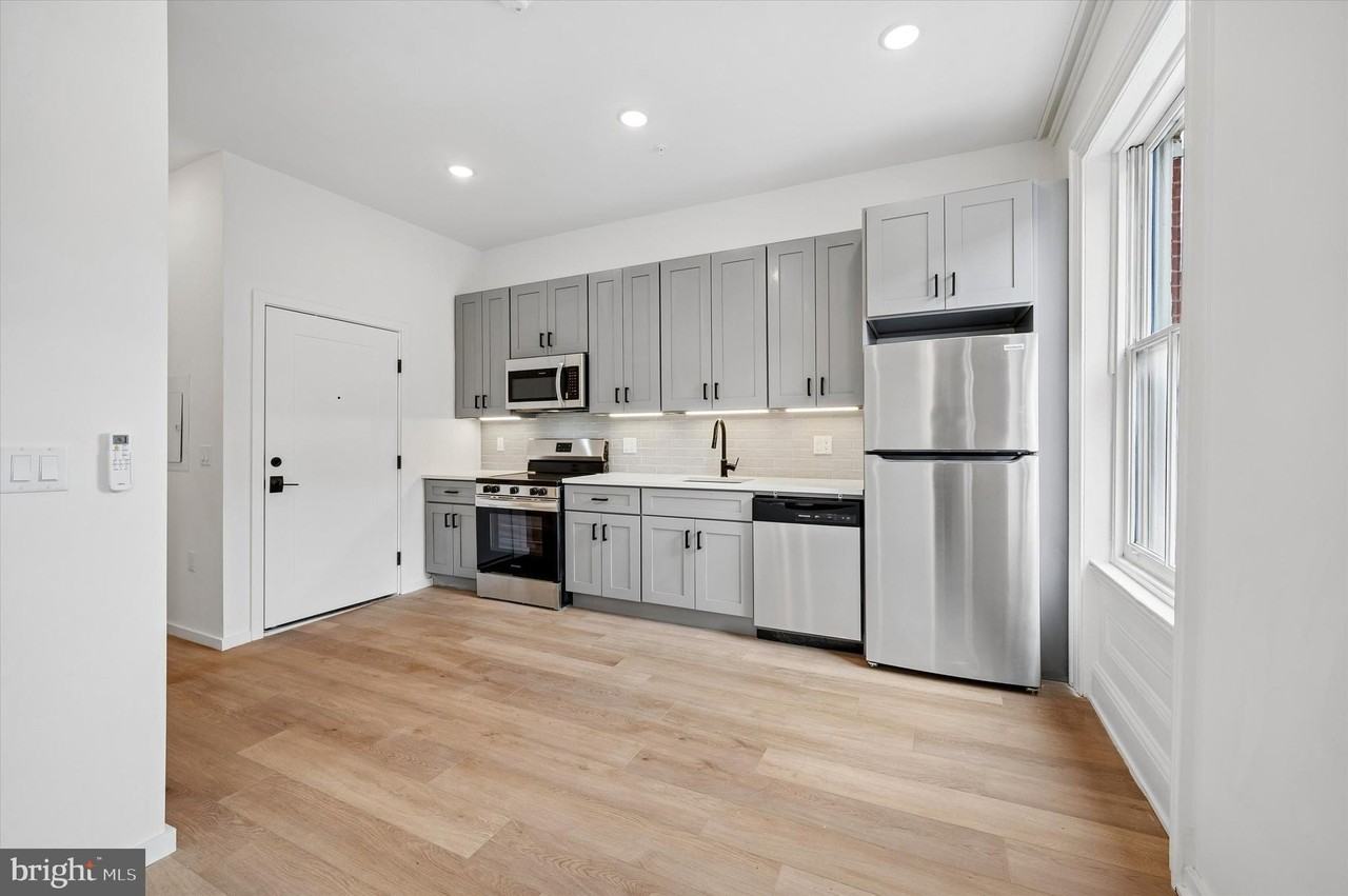 627 N 16th St Unit 201 - Photo 3 of 8