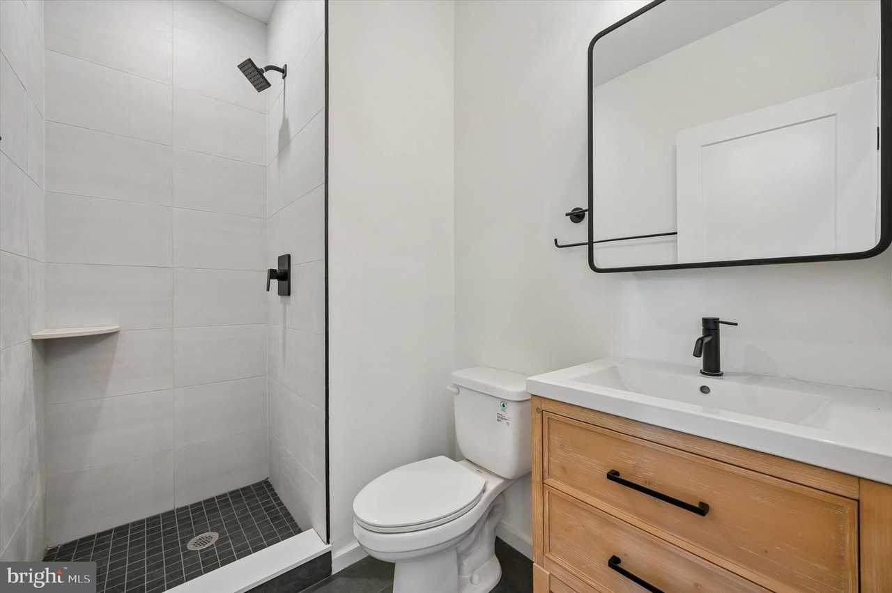 627 N 16th St Unit 201 - Photo 5 of 8