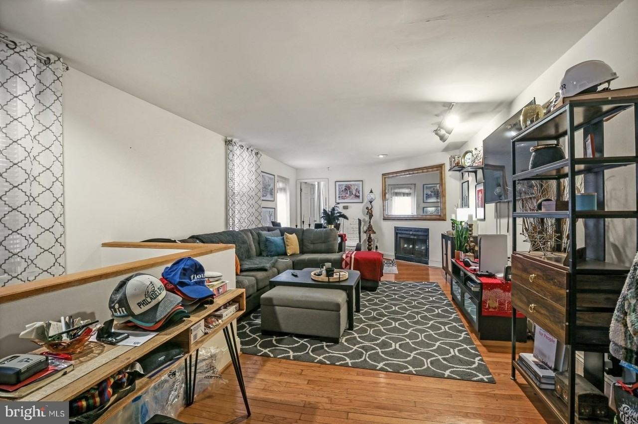 1720 Wallace St Apt 102 - Photo 3 of 21