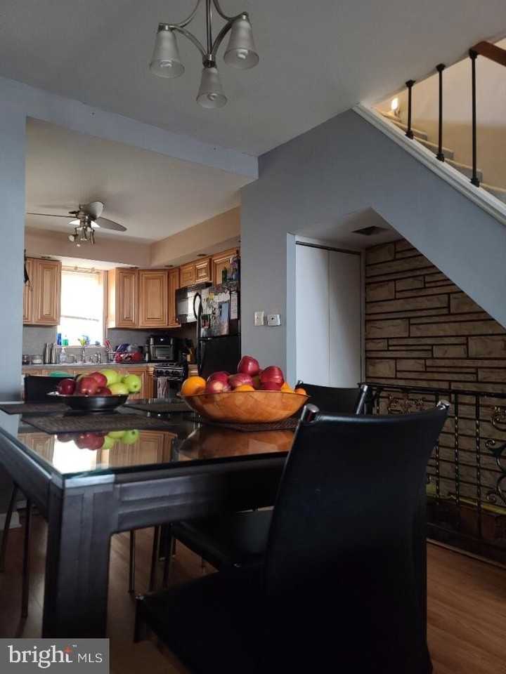 2621 S Jessup St - Photo 4 of 19