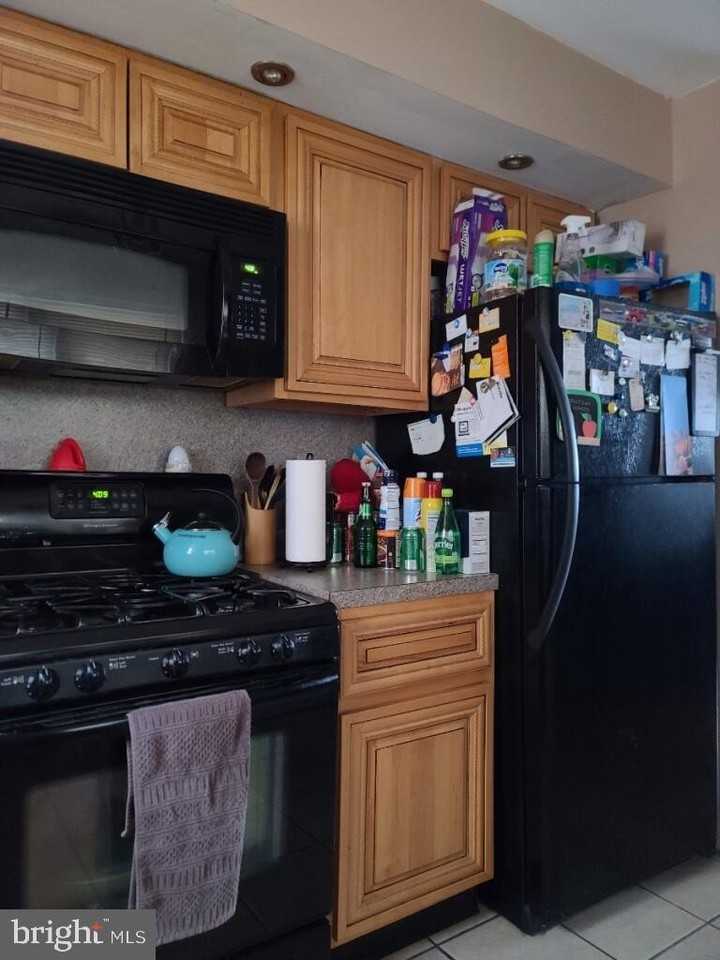 2621 S Jessup St - Photo 5 of 19