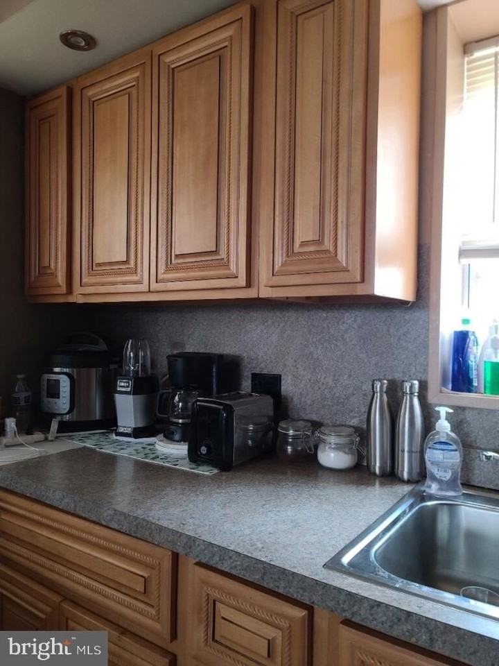 2621 S Jessup St - Photo 6 of 19