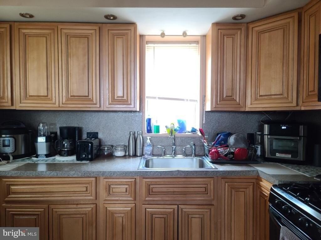 2621 S Jessup St - Photo 7 of 19