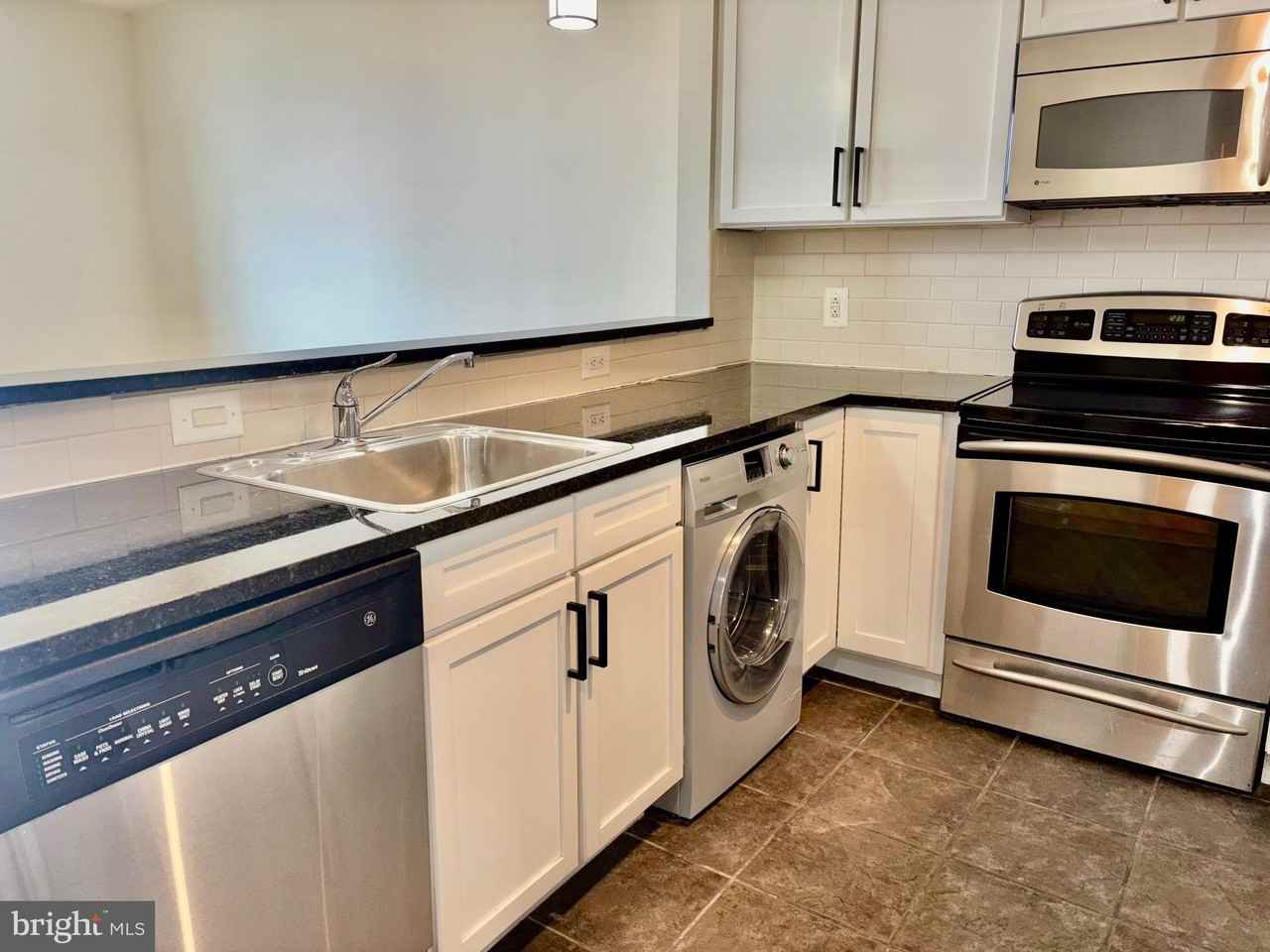 111 S 15th St #P206 - Photo 2 of 18